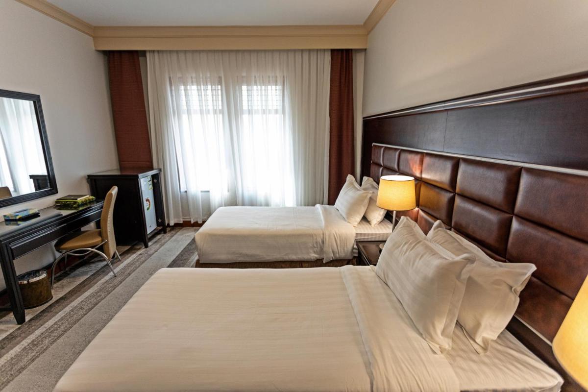 Popular attractions Area Nearby Property